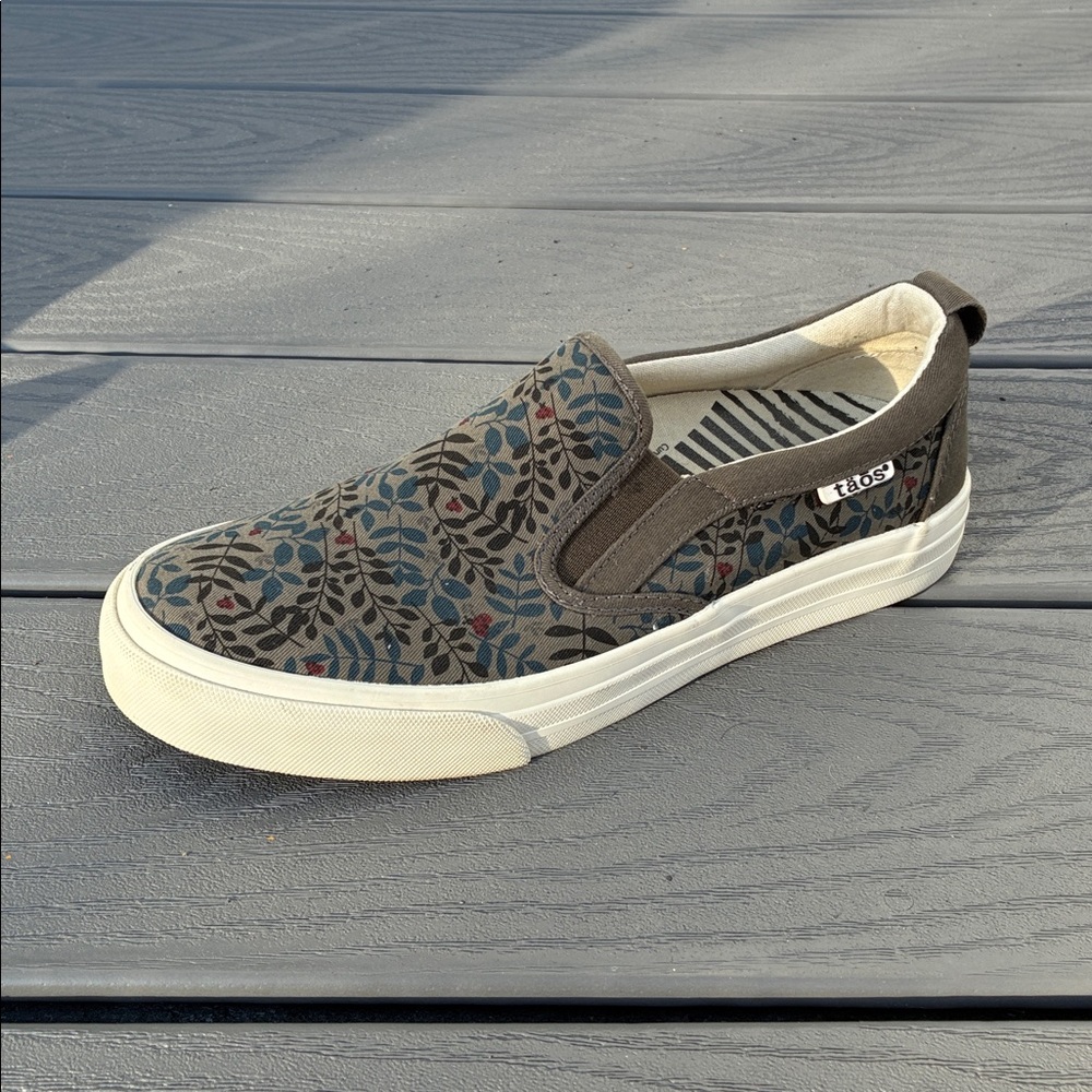 Taos Rubber Soul Slip on Canvas Shoe Sneaker Olive Branch Size 7.5